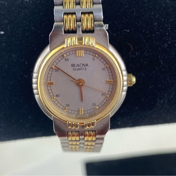 BULOVA WATCH - Picture 10 of 10